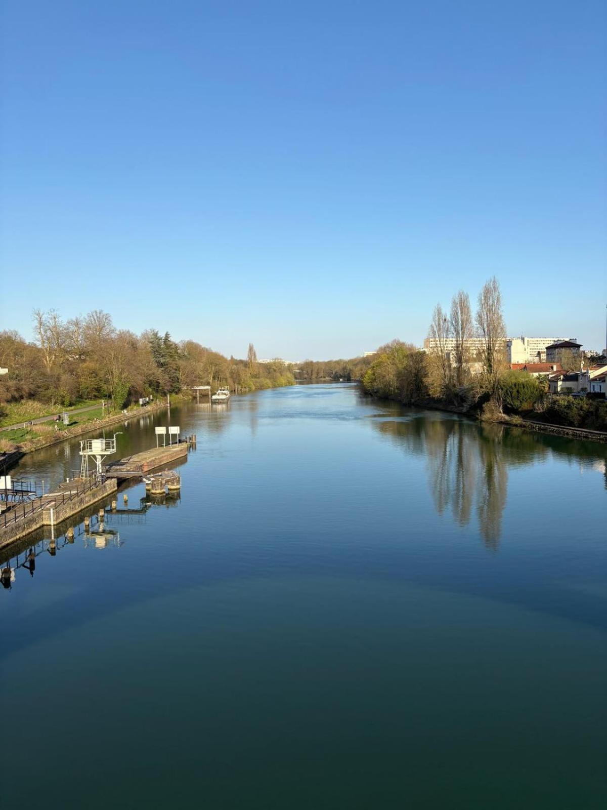 Escale-Marne Fr - 101 - Free Parking - Free Luggage Storage - All Equipped - Linen Included - Washing Machine - Luxury Eve Sleep Mattress 160X200 - 10Mn Walk Metro 8 - Rer A - Panoramic View - From 1 To 4 Guests Maisons-Alfort Luaran gambar