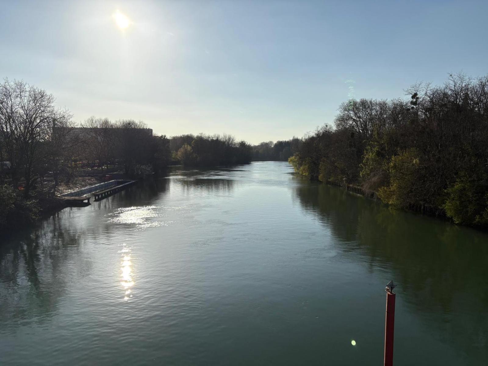 Escale-Marne Fr - 101 - Free Parking - Free Luggage Storage - All Equipped - Linen Included - Washing Machine - Luxury Eve Sleep Mattress 160X200 - 10Mn Walk Metro 8 - Rer A - Panoramic View - From 1 To 4 Guests Maisons-Alfort Luaran gambar